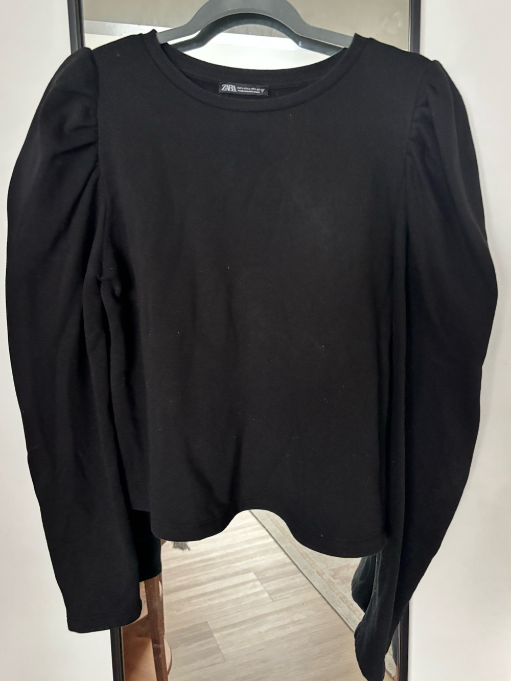 Zara Black Puff-Sleeve Long Sleeve Sweatshirt Top
